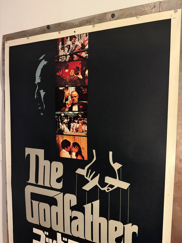 “THE GODFATHER” (1972) – ORIGINAL JAPANESE B0 BILLBOARD POSTER – ART BY S. NEIL FUJITA (LOGO)
Extremely Rare | Massive Format | First Release | 99 × 157 cm