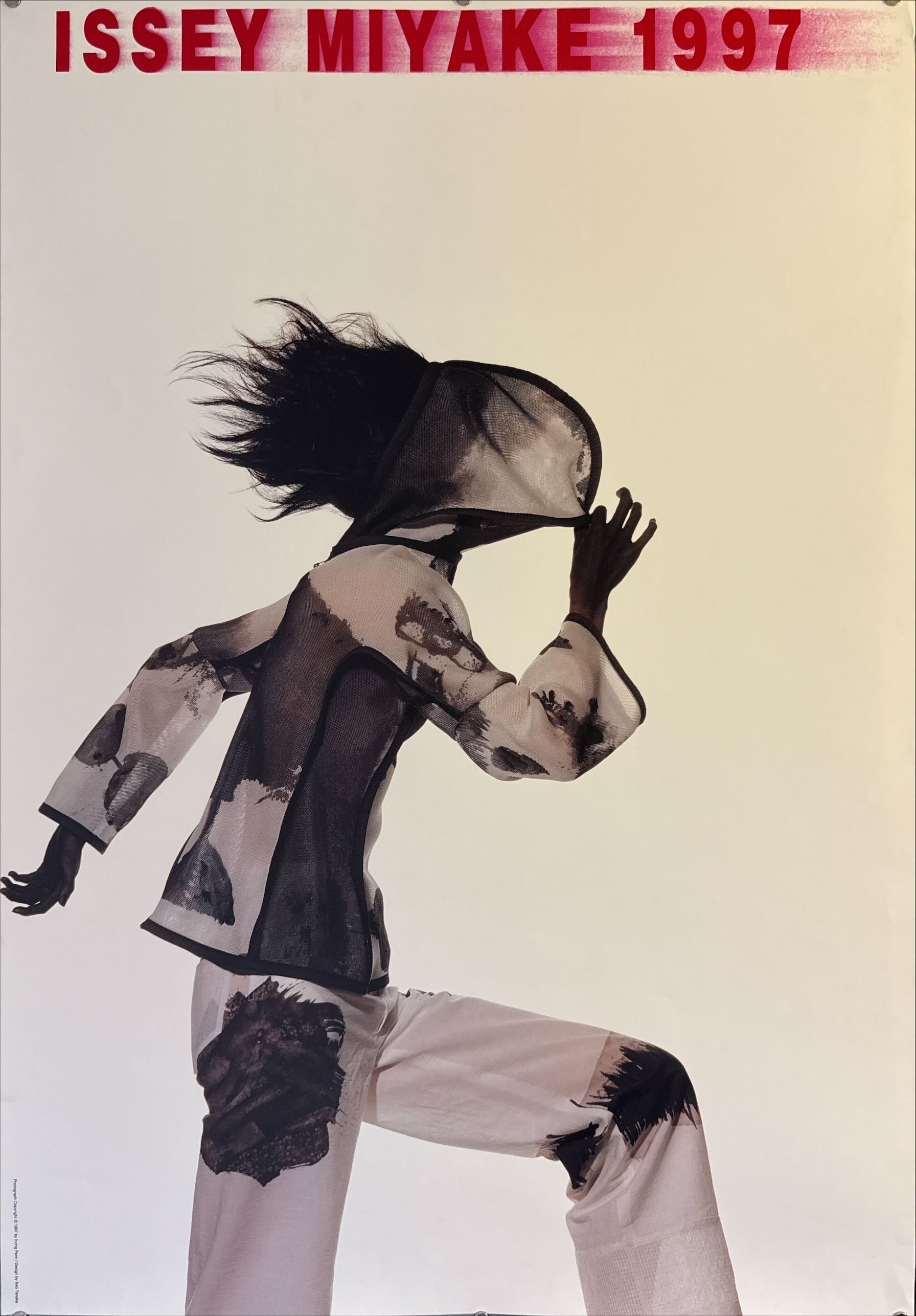 ISSEY MIYAKE ポスター　Irving Penn Irving Penn × Issey Miyake (1997) - White and Black Outfit Poster